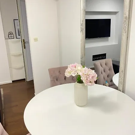 Sweet Flat With 2 Bedrooms Croatia Апартаменти