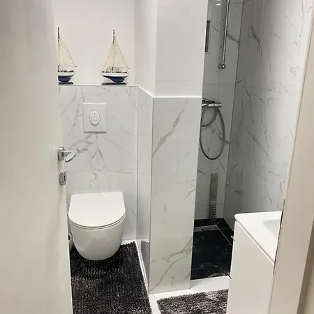 Sweet Flat With 2 Bedrooms Croatia * Σπλιτ